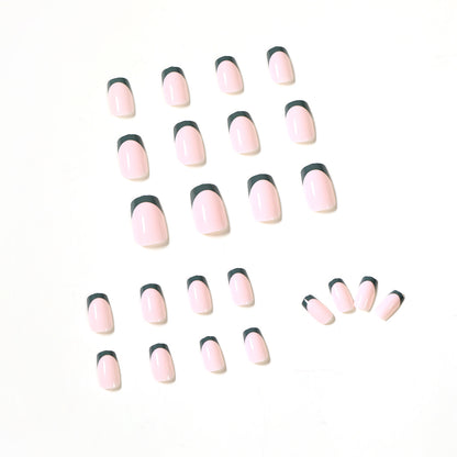 Kunstvolle Nagelkunst mit eleganten Farbverlauf und Spitzen Brehn