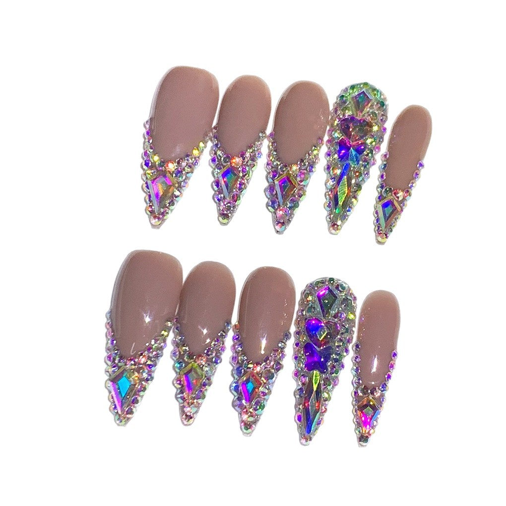 Glamouröse mit Strass verzierten Stiletto-Nagelverlängerungen Brehn