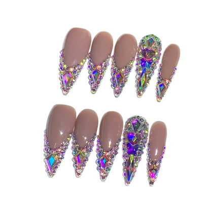 Glamouröse mit Strass verzierten Stiletto-Nagelverlängerungen Brehn
