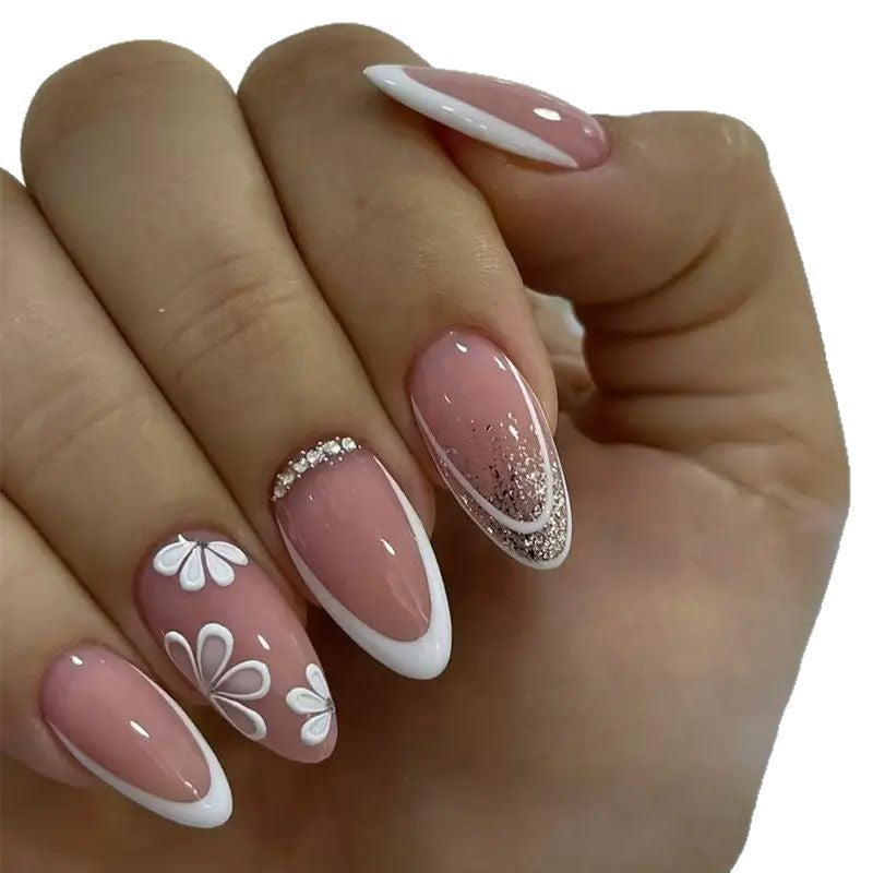 Elegante Blumen-Mandel-Nail Art Brehn