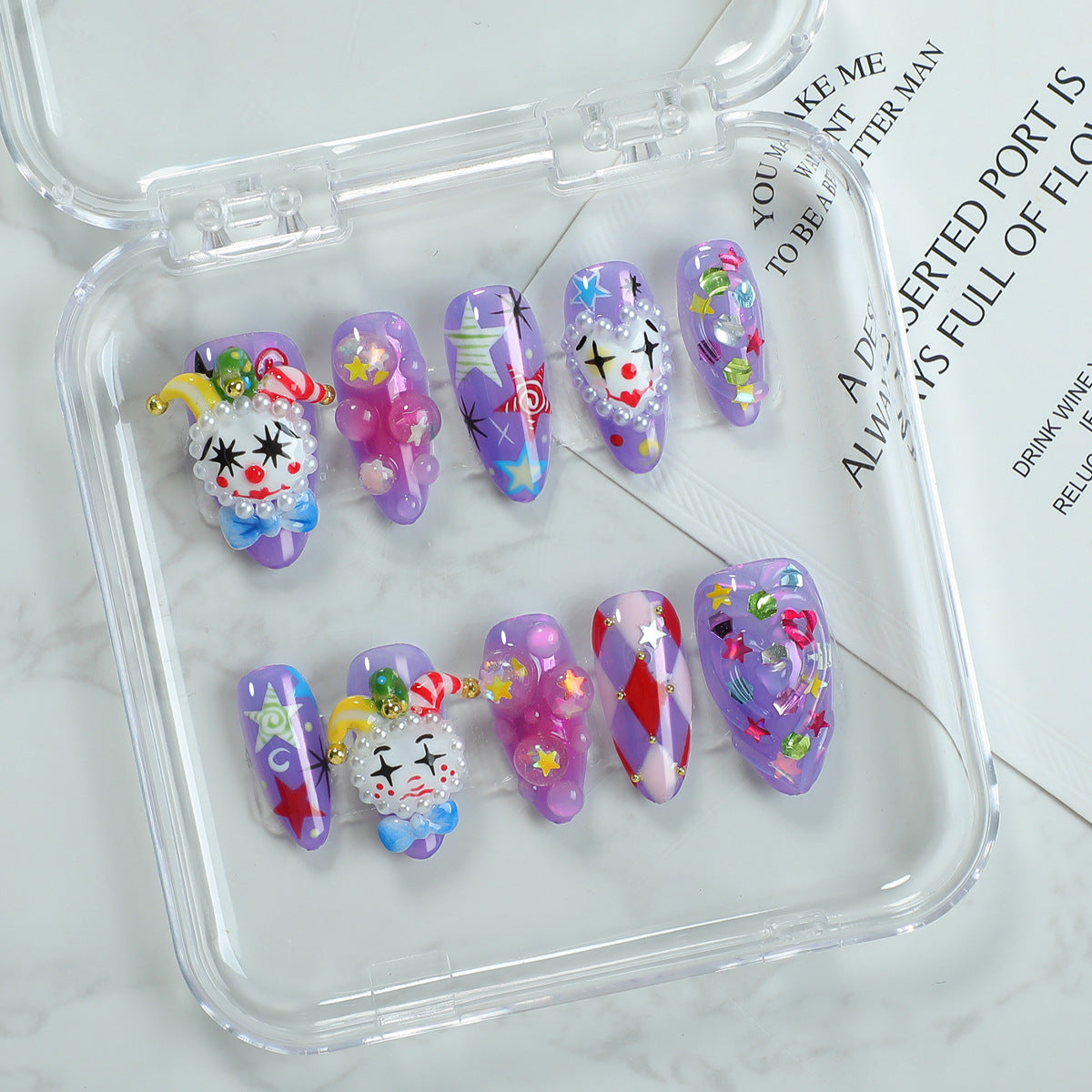 Kreatives Kunstnagelset mit verspielten Tiermotiven und Glitzerelementen Brehn