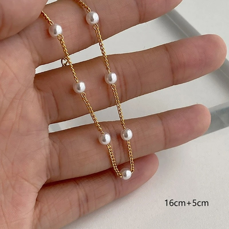 Elegante Perlenakzent-Kettenarmband Brehn