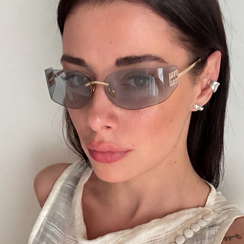 Damen futuristische Designer-Sonnenbrille mit ausgefallenem Rahmen und UV-Schutz Brehn