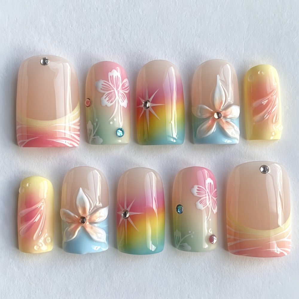 Kunstnägel mit Floralen Akzenten und Farbverlauf Brehn