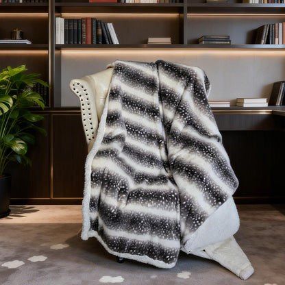 Damen Flauschige Kuscheldecke mit modernem Muster Brehn