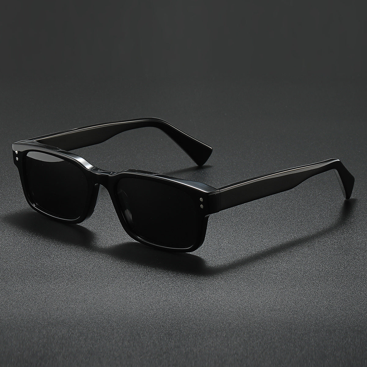 Damen Sonnenbrille im modernen, minimalistischen Design Brehn