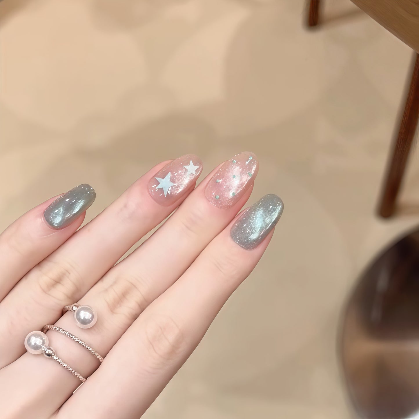Nagel-Design mit Galaxie-Effekten Brehn