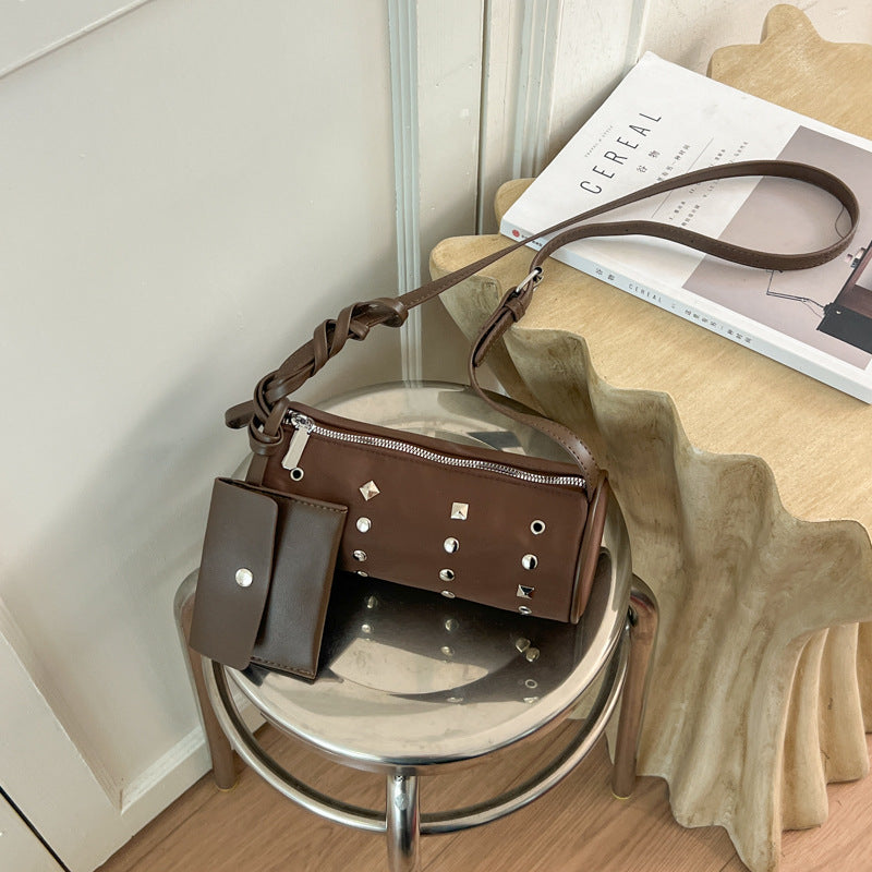 Nieten Crossbody Tasche