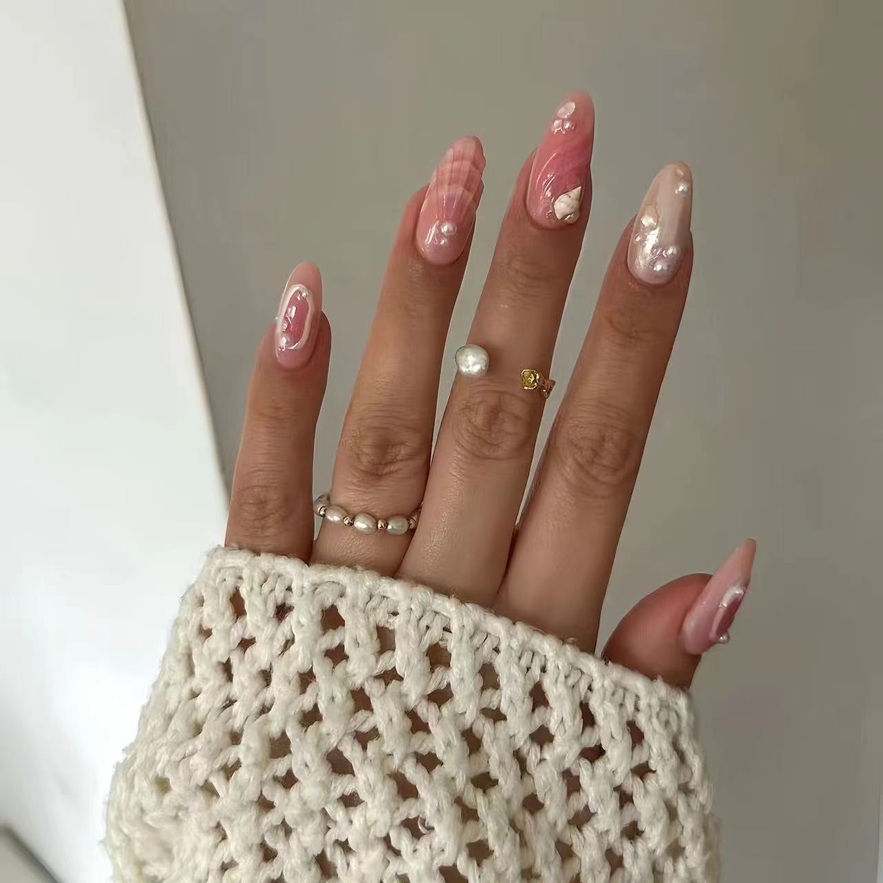 Elegante Stiletto Acryl-Nagelverbesserungen Brehn