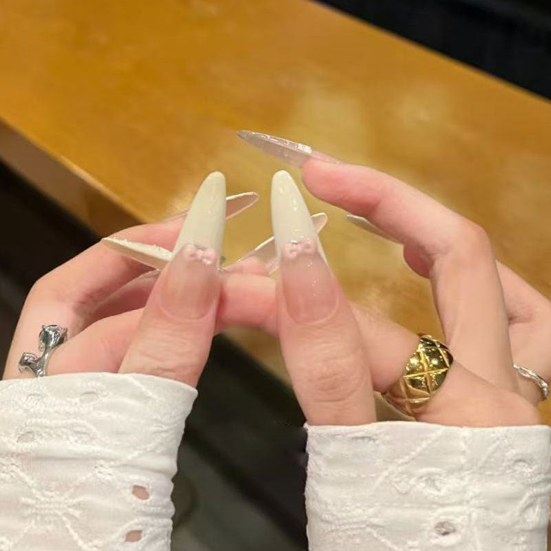 Künstlerische lange Stiletto Nägel