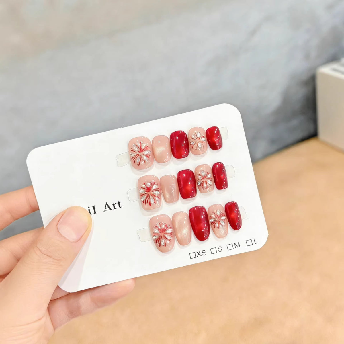 Floral Press-On Nail Art Set Brehn