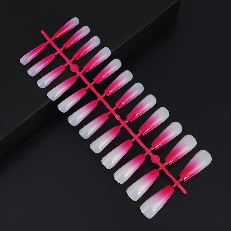Kunstnägel im eleganten Ombre-Design Brehn