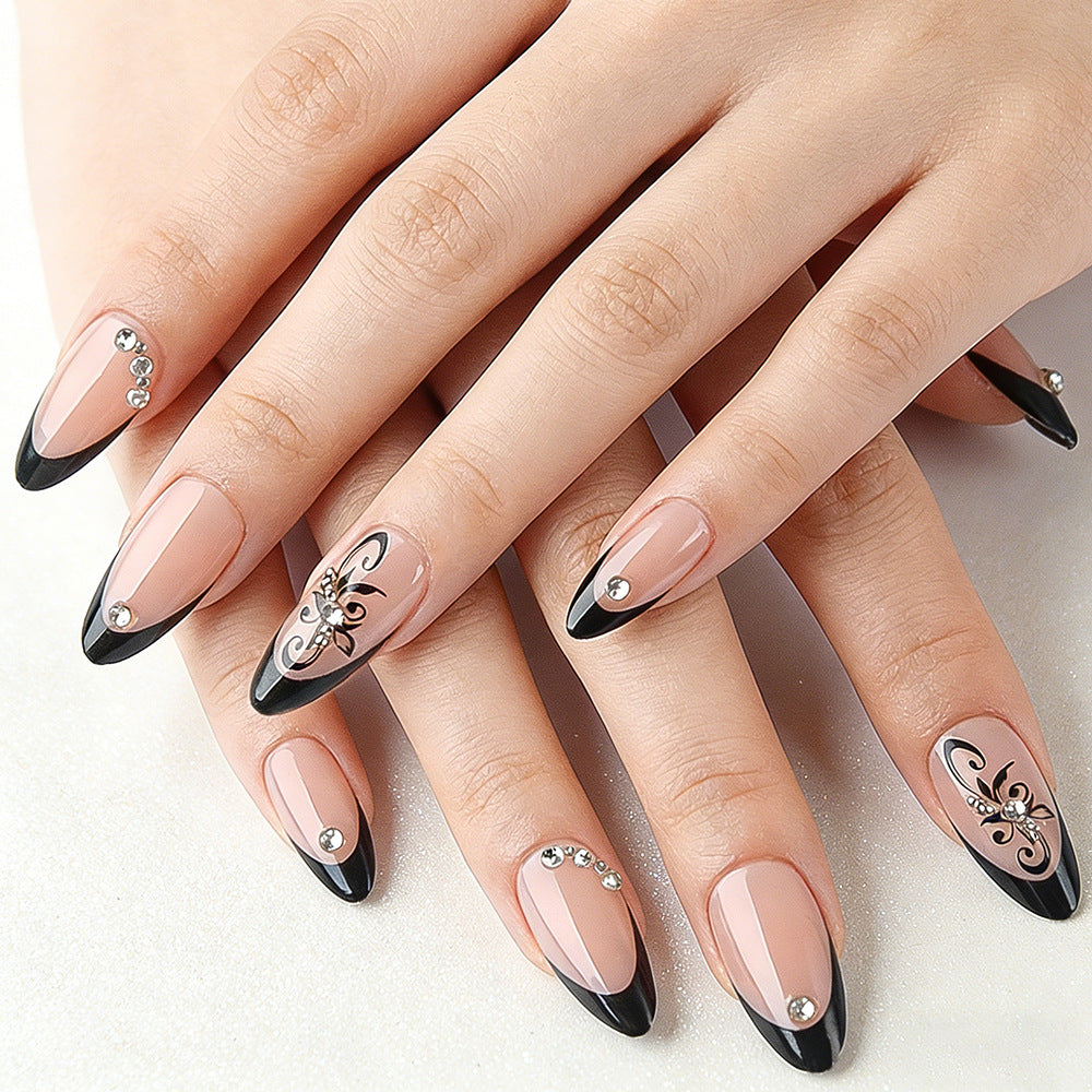 Elegante skulptierte Stiletto Press-On Nägel Brehn