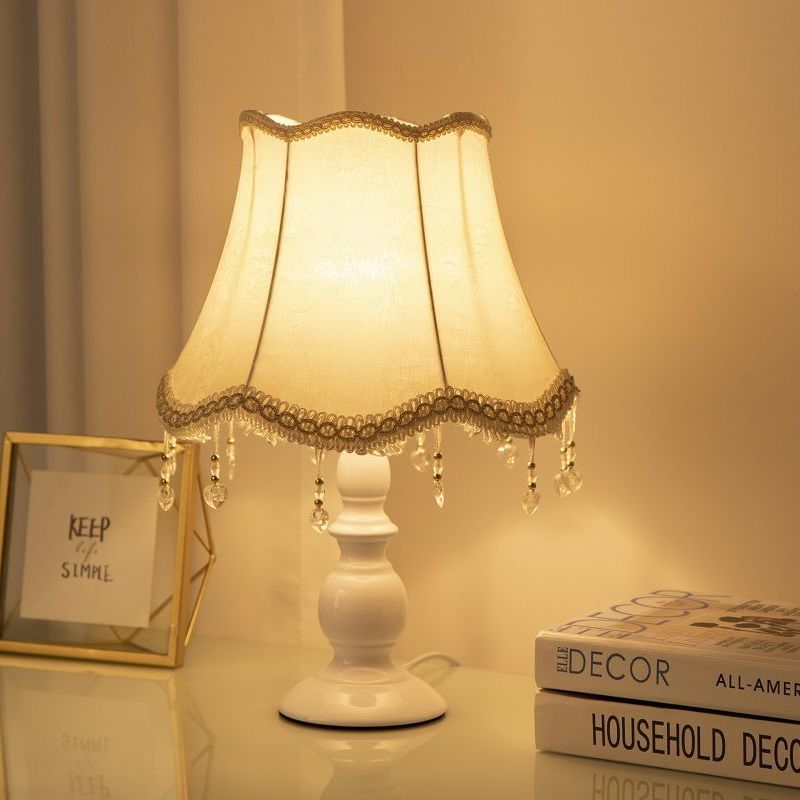 Kristall-besetzte Tischlampe