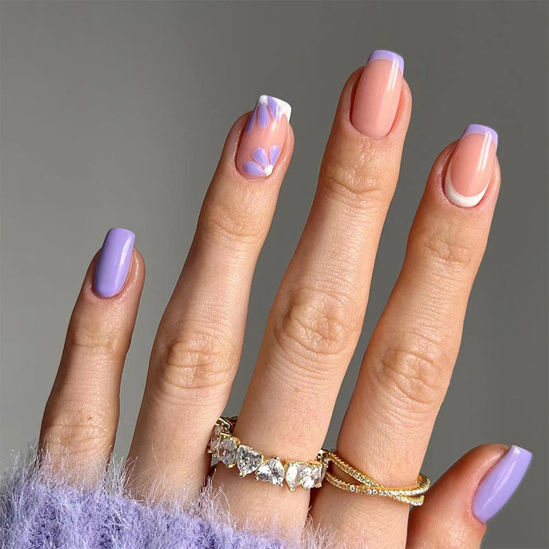 Kunstvolle und elegante Nagelkunst mit floralen und geometrischen Designs Brehn