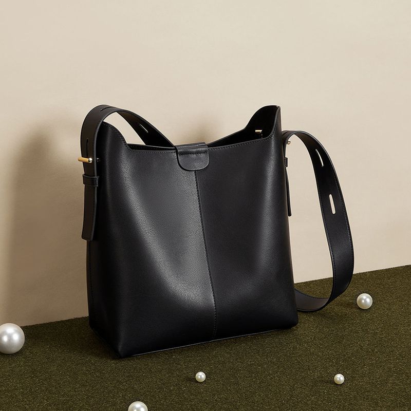 Elegante Strukturierte Schultertasche Brehn