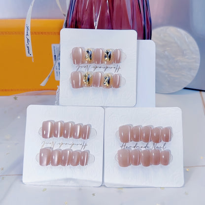 Handgefertigtes dekoratives Nagelset Brehn