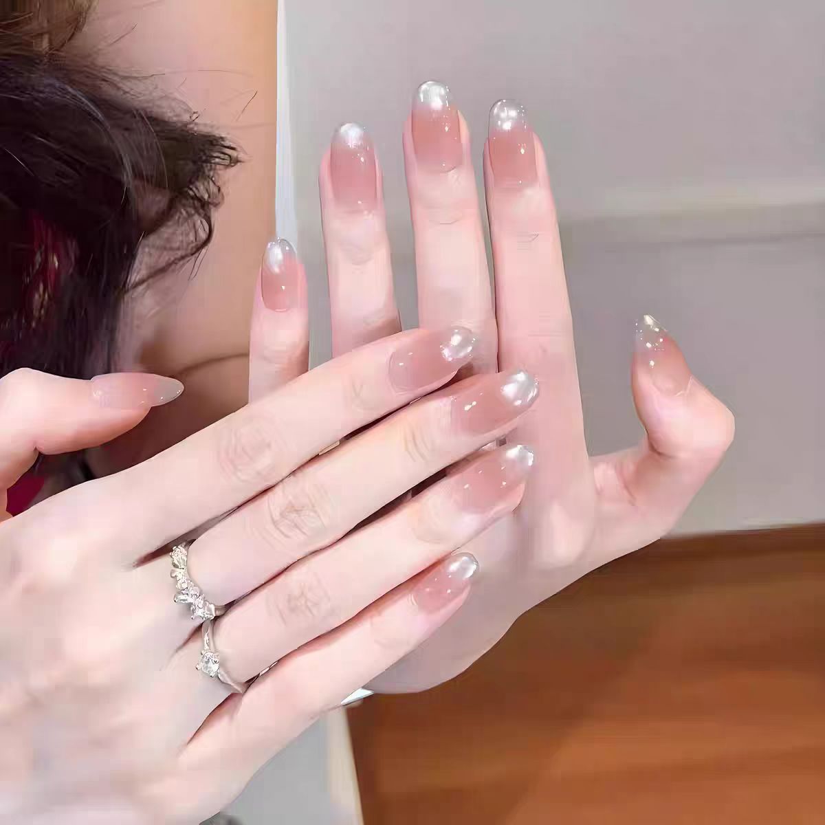 Kunstnägel In Elegantem Ombre-Design Brehn