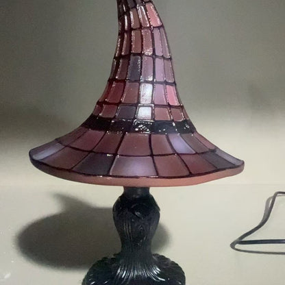Dekorative Tischlampe im Hexenhut-Design Brehn