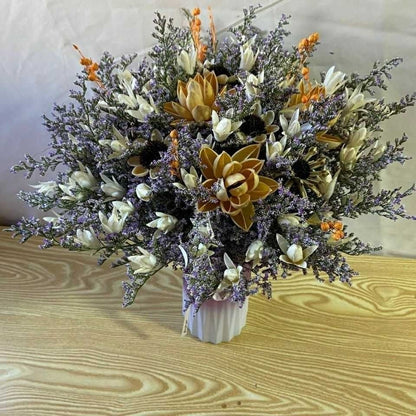 Natürlicher getrockneter Blumenstrauß