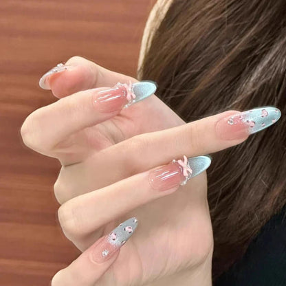 Dekorative Lange Nagelkunst