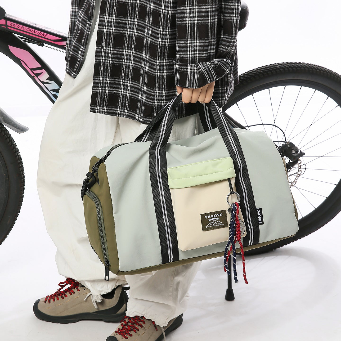 Sportliche Duffel-Tasche Mit Mehreren Funktionstaschen Brehn