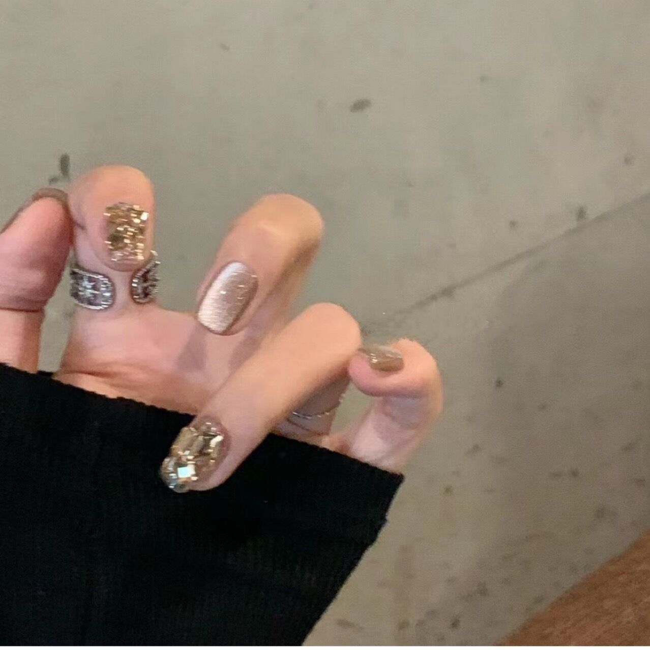 Kunstnagelset mit glamourösen Gold-Details Brehn