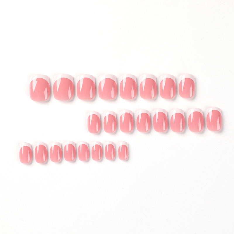 Elegante Nagelkunst mit French Tip Design Brehn