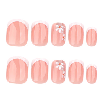 Kunstvolle Nagelkunst mit elegantem Blüten-Design Brehn