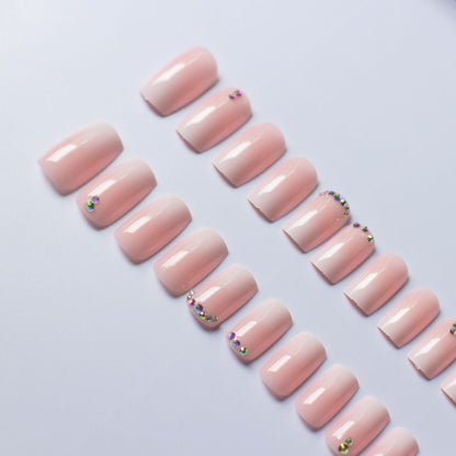 Kristallverzierter Nagelkunst-Kit