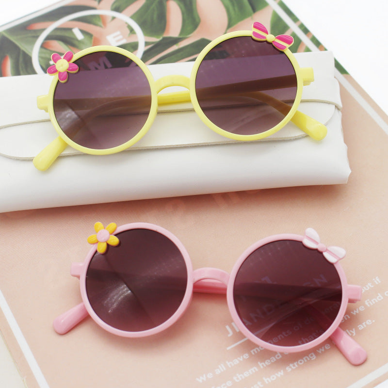 Damen Sonnenbrille mit verspielten Blumenakzenten Brehn