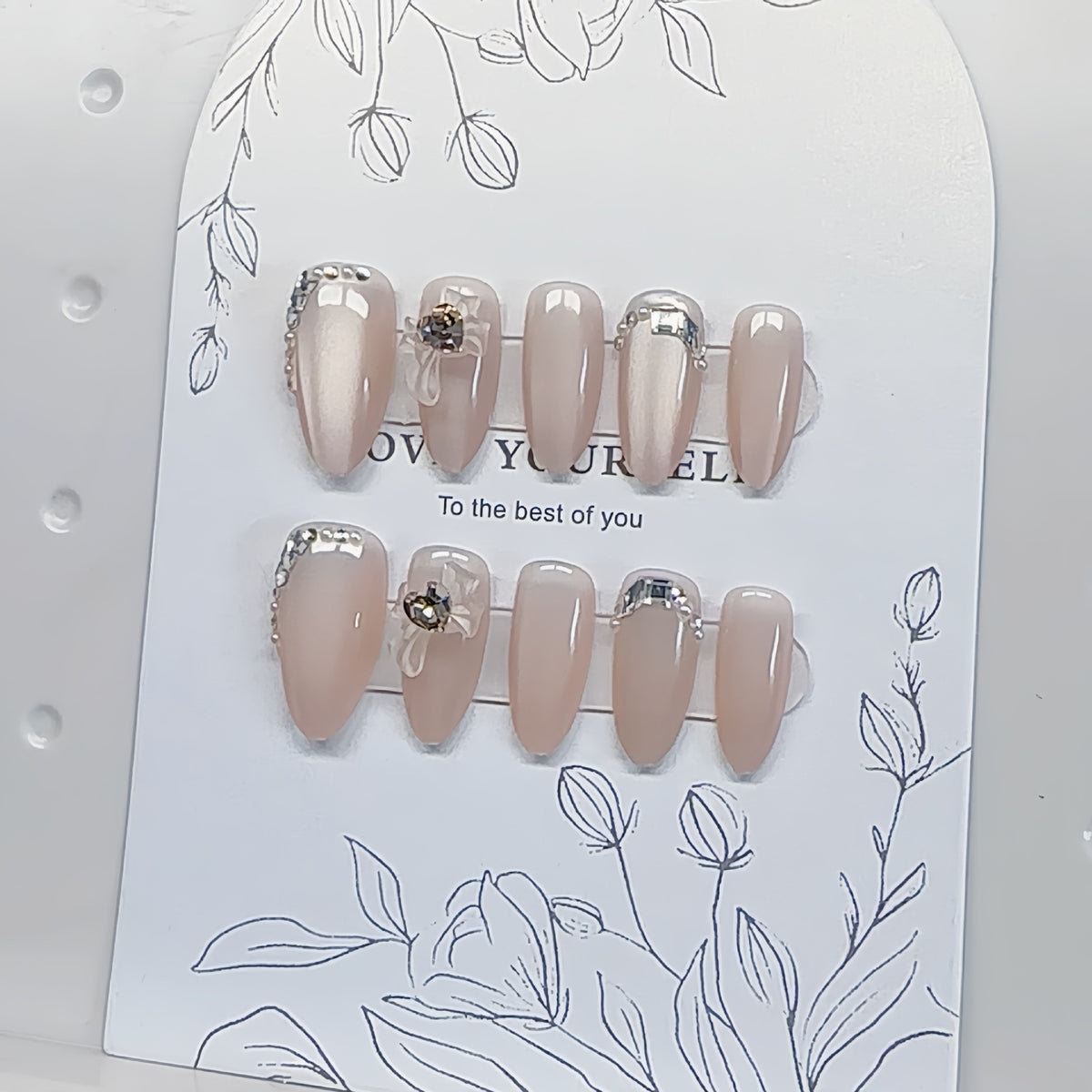 Elegantes Press-On Nagelkunst-Set Brehn