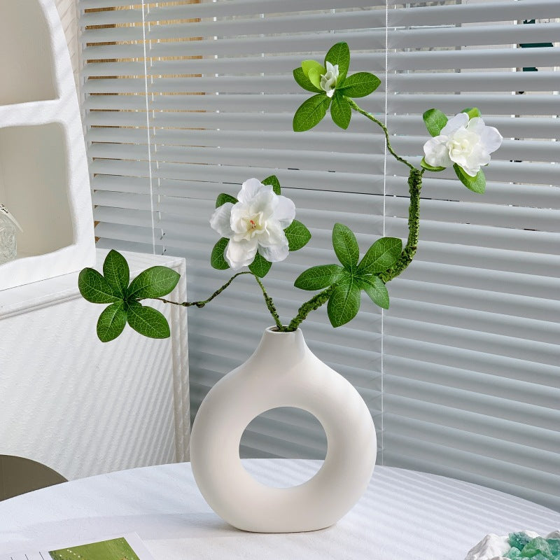 Dekoratives Faux Floral Arrangement