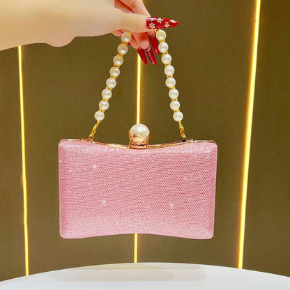 strass-verzierte Abendtasche