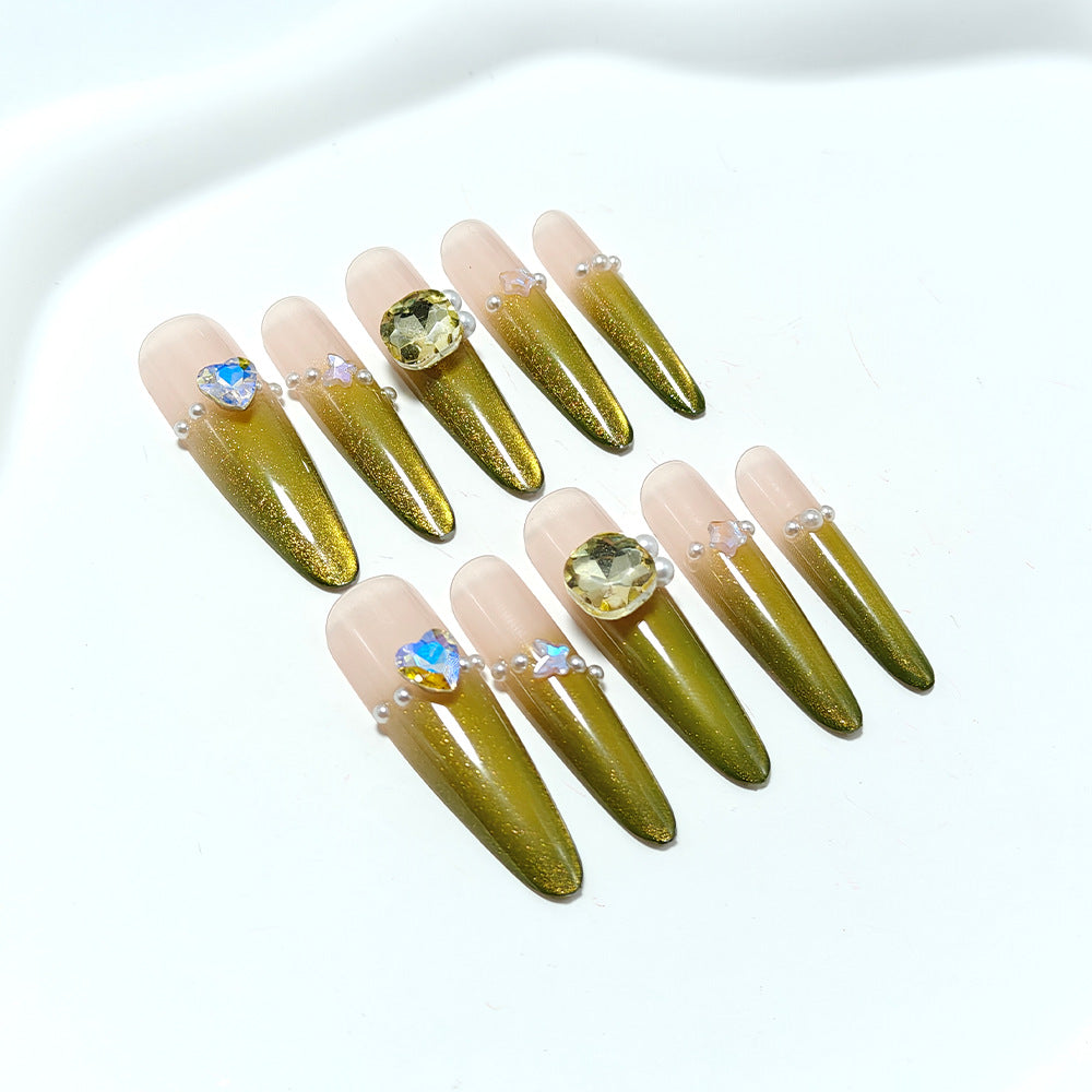 Kunstnägel mit Elegantem Ombre-Effekt und Glitzerakzenten Brehn
