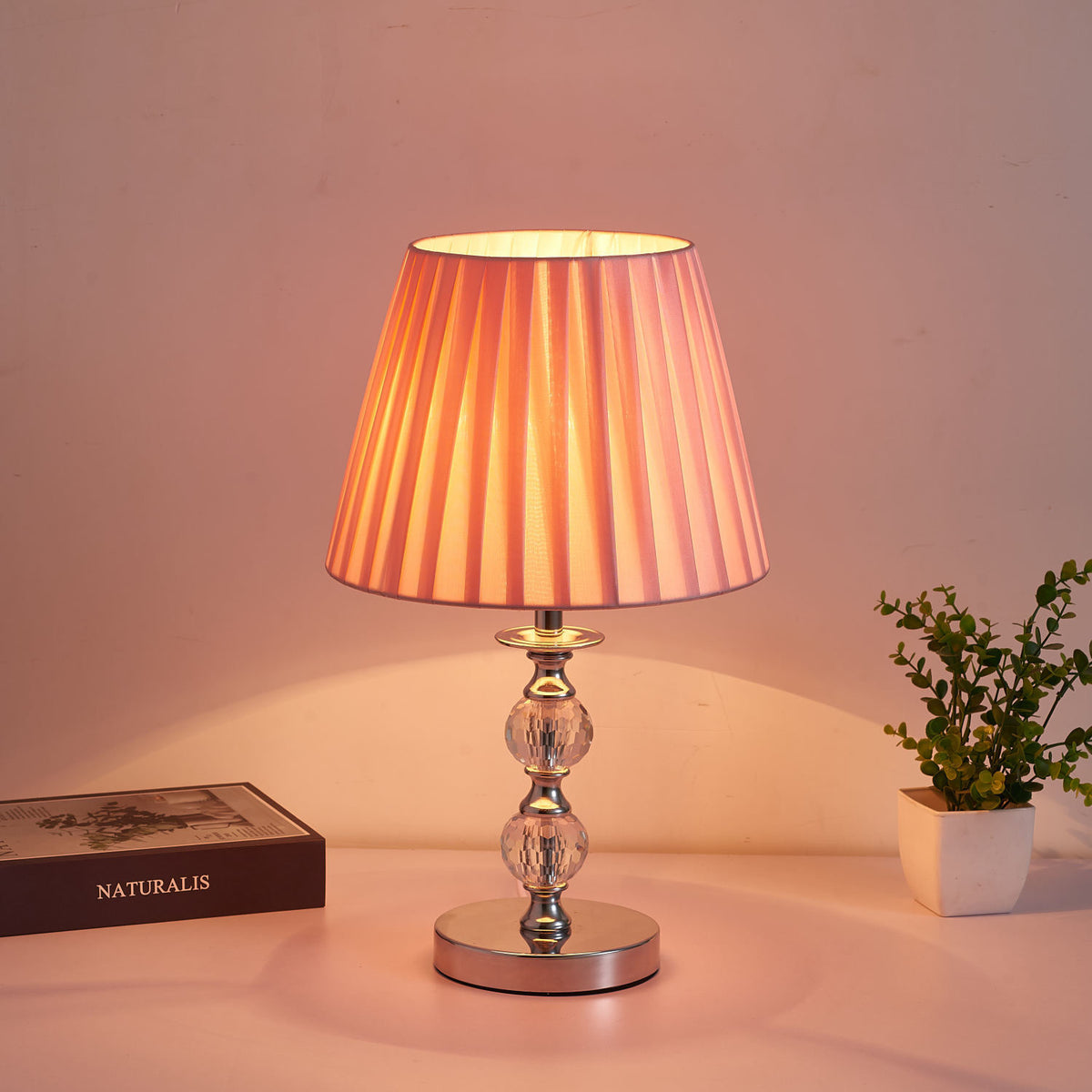 Elegante Tischlampe  1788617625