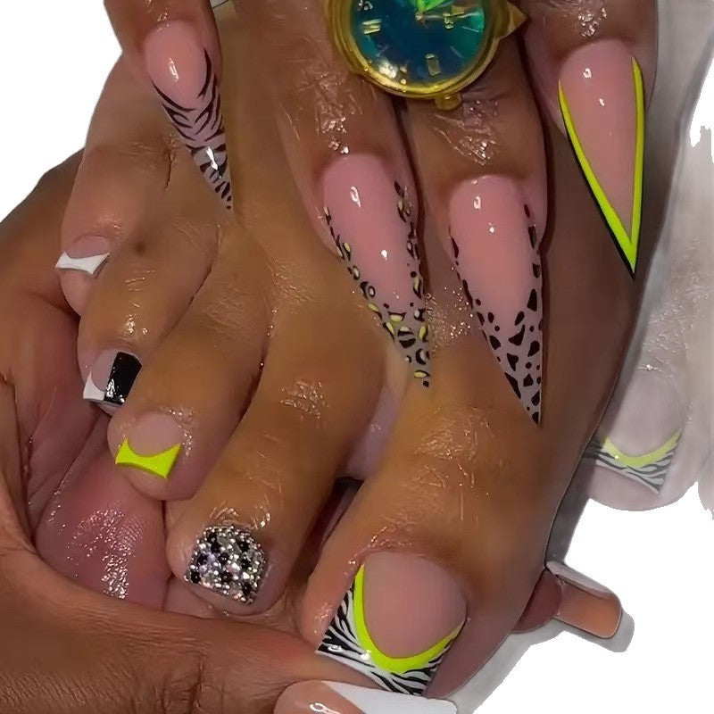 Trendige Stiletto-Nagelkunst Brehn