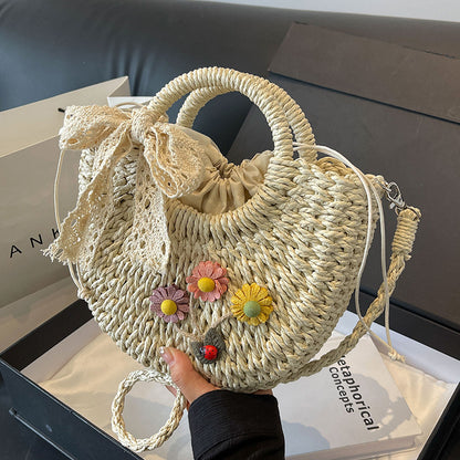 Handgefertigte Blumenakzent-Stroh-Handtasche