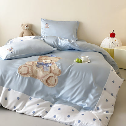 Wendbares Satin-Bettwäscheset für Kinder mit großem Aquarell-Teddy, Punktebordüre und seidig-mattem Finish