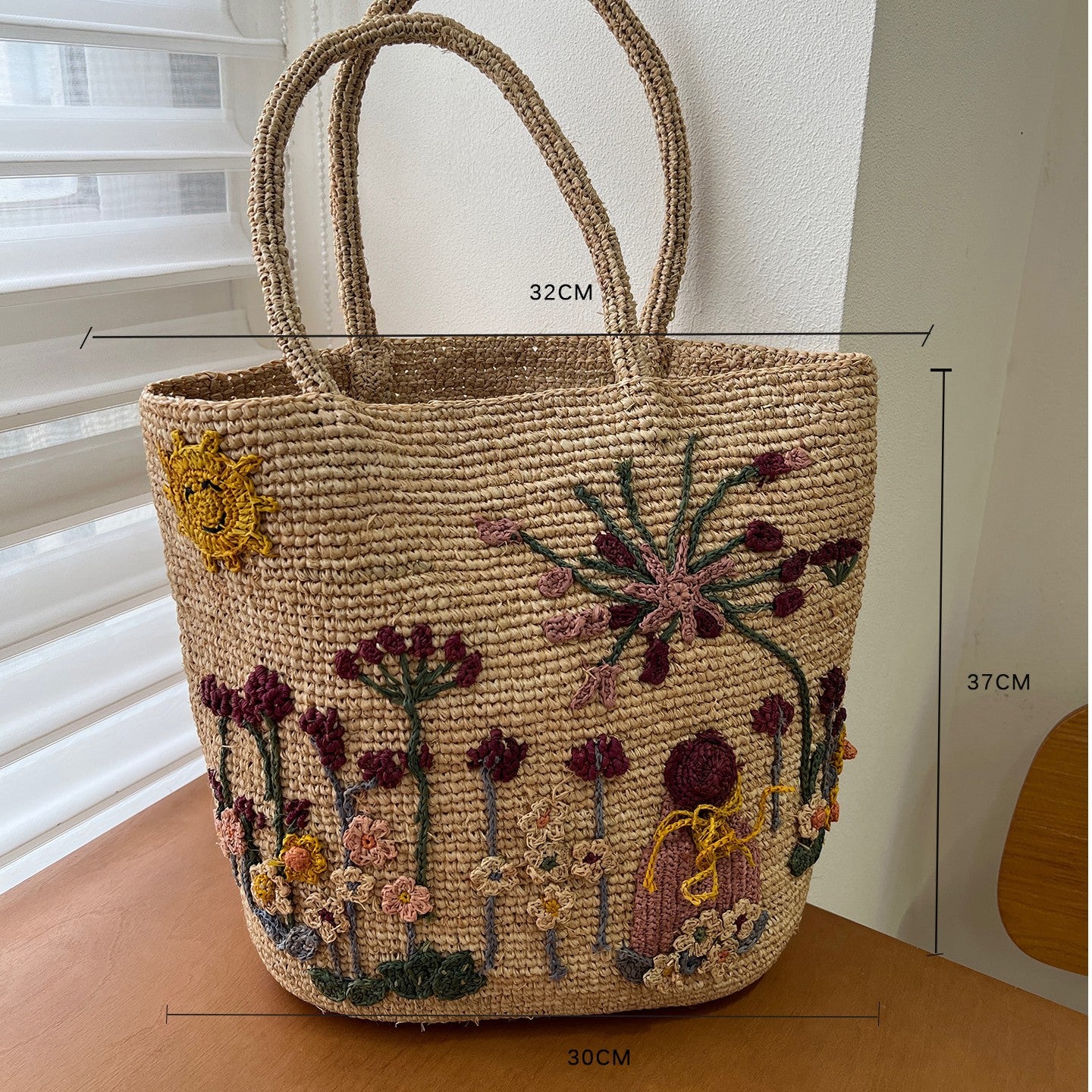 Handgefertigte Stroh-Tasche mit Floralem Stickdesign Brehn