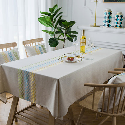 Elegante Tischdecke mit Blattmuster