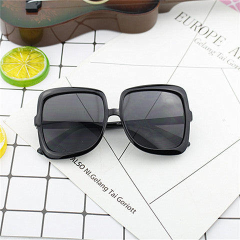 Damen Geometrische Sonnenbrille im modernen Design Brehn