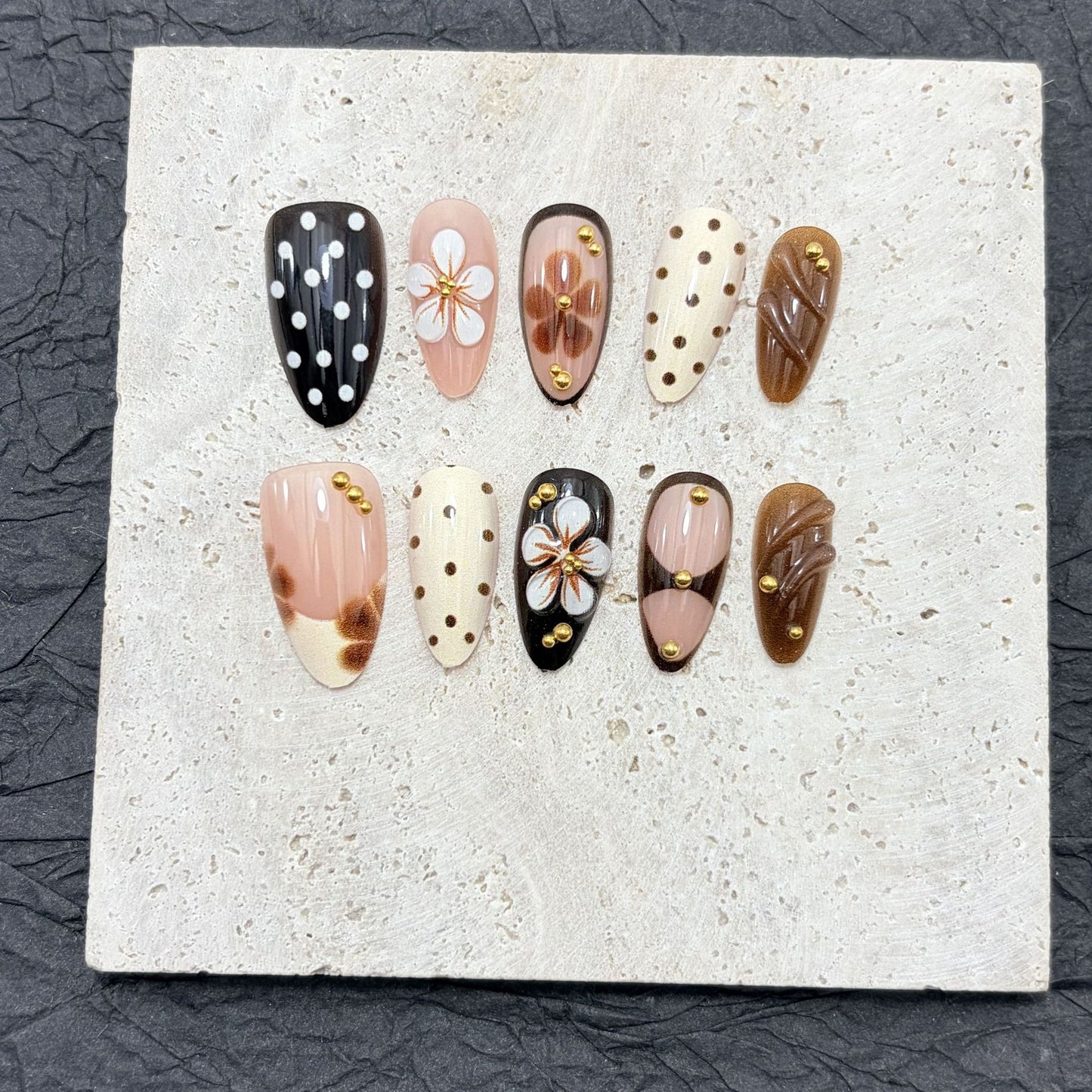 Floral Design Press-On Nail Art Brehn