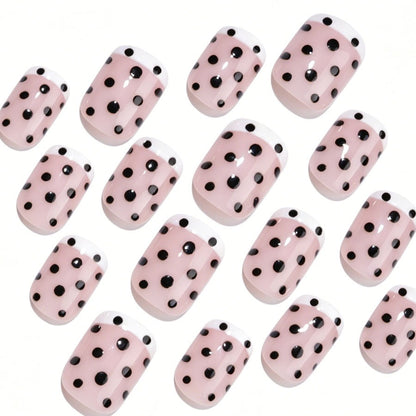 Kunstnagelset mit eleganten Punkten und französischen Spitzen Brehn