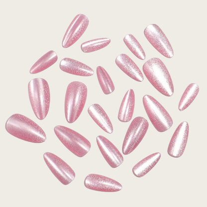 Glänzende Kunstnägel mit elegantem Ombre-Effekt Brehn
