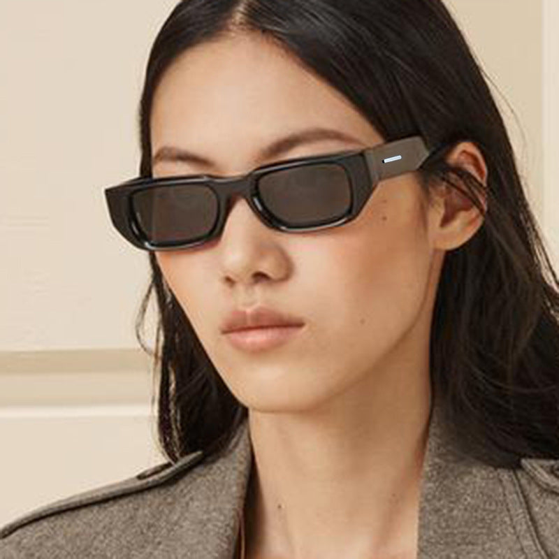 Damen modische Sonnenbrille mit innovativem, transparentem Rahmen und polarisierten Gläsern Brehn