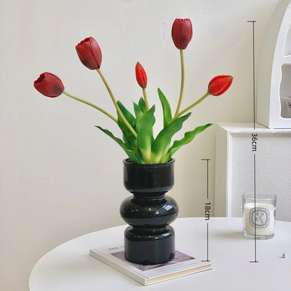 Dekorativer künstlicher Tulpenstrauß