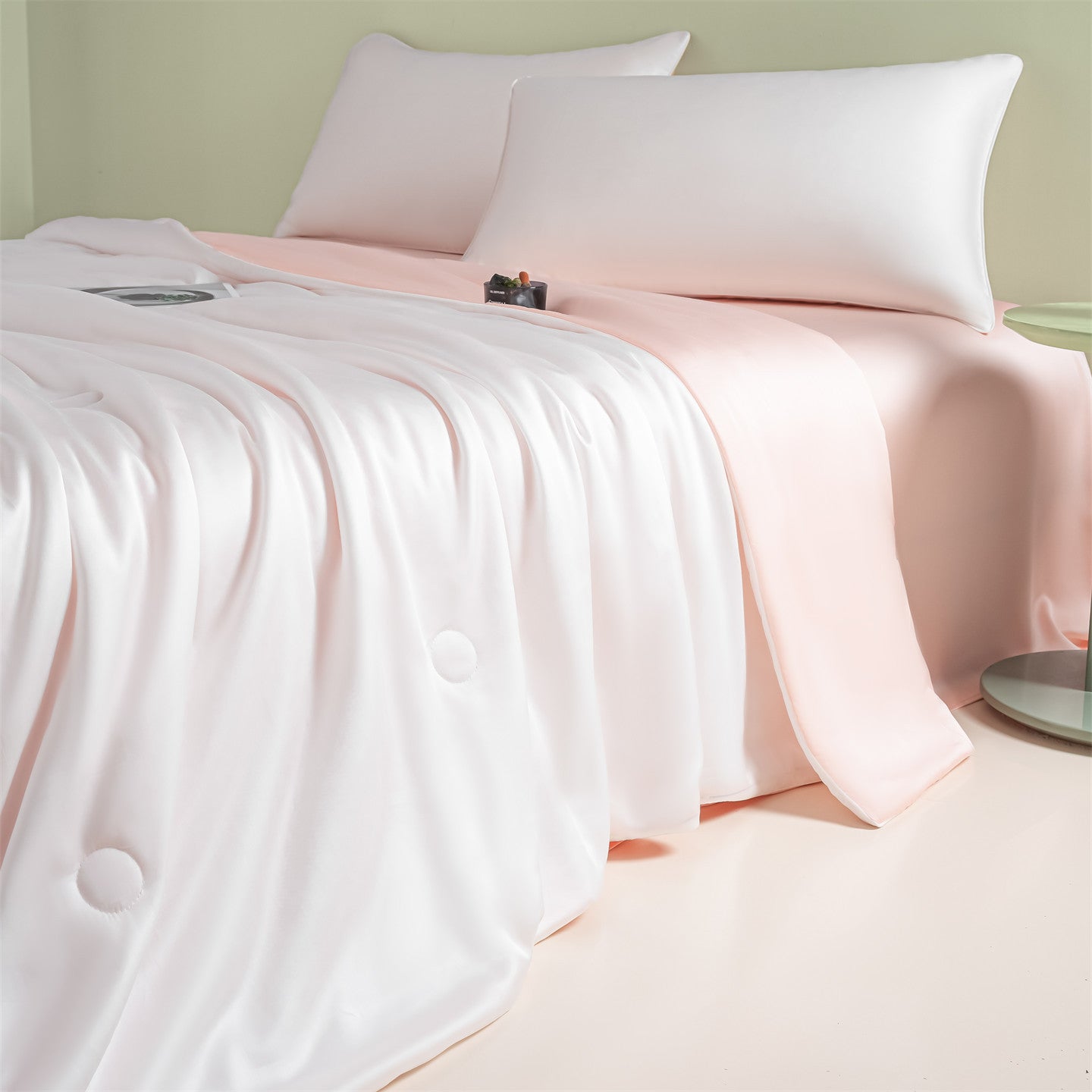 Damen Exquisite Satin Tagesdecke Brehn