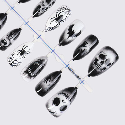 Kreatives Kunstnagelset mit gruseligen Motiven Brehn