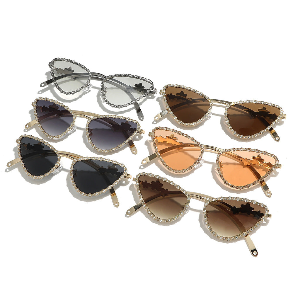 Glamouröse Cat-Eye-Sonnenbrille mit Kristallakzenten Brehn